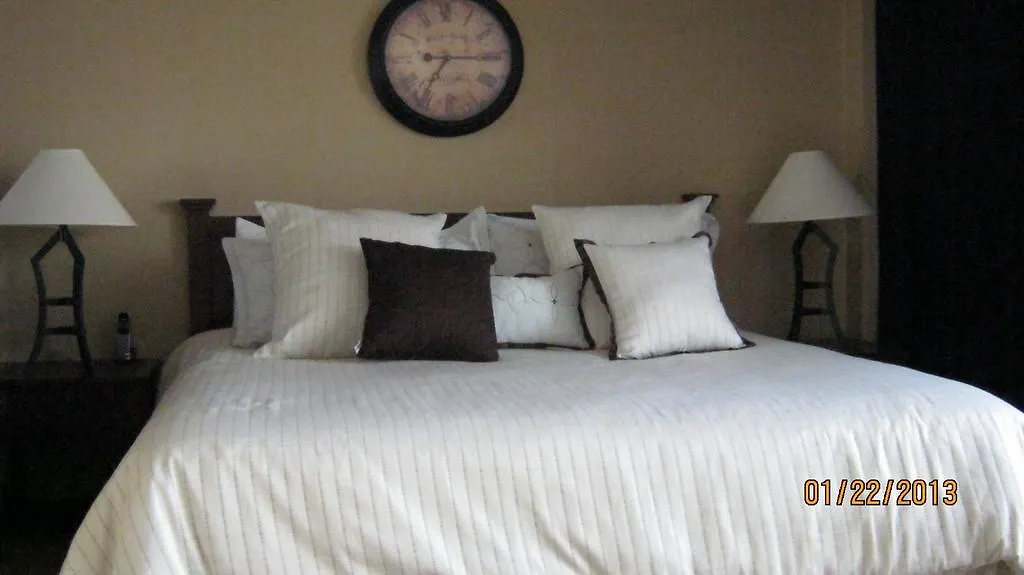 Four Points By Sheraton Montreal Centre-Ville Hotel