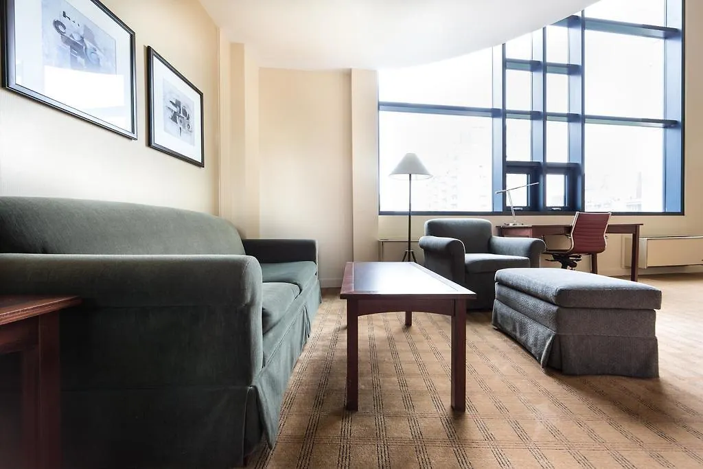 Four Points By Sheraton Montreal Centre-Ville Hotel