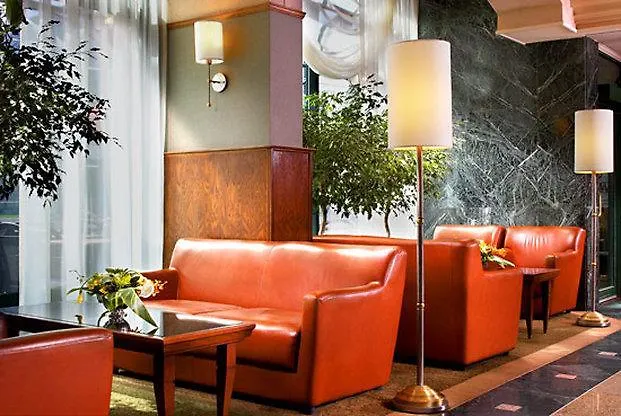 Four Points By Sheraton Montreal Centre-Ville 3*,